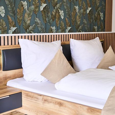 Hotel Maximo Піннеберґ Екстер'єр фото