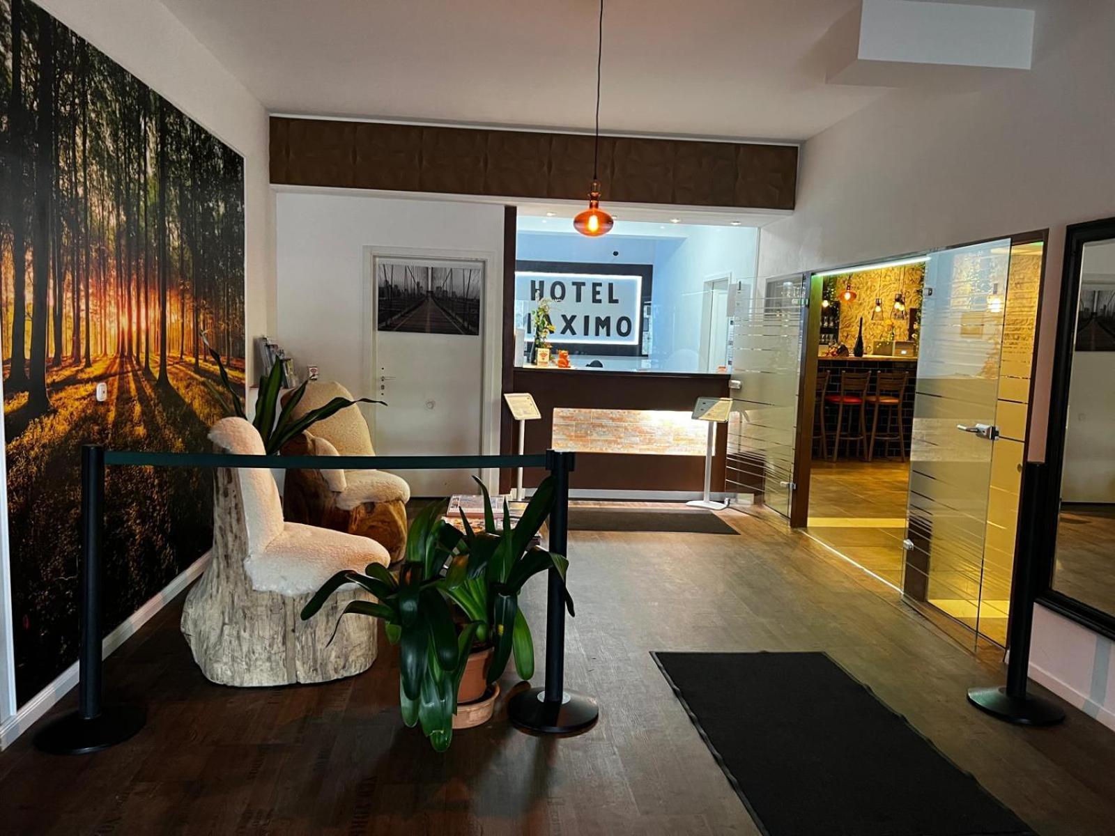Hotel Maximo Піннеберґ Екстер'єр фото