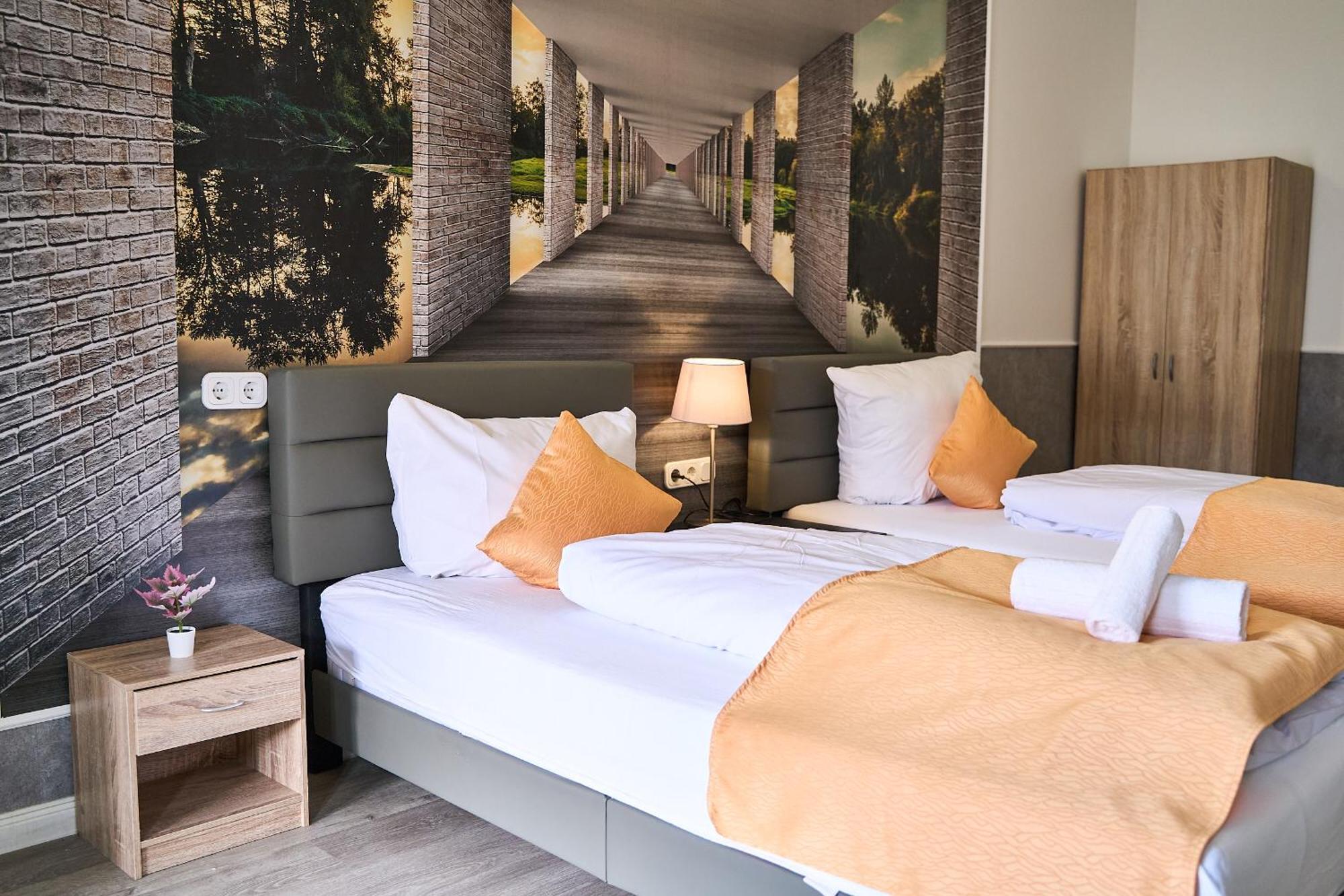 Hotel Maximo Піннеберґ Екстер'єр фото