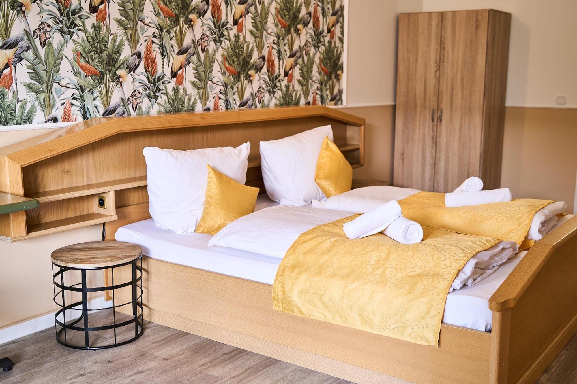 Hotel Maximo Піннеберґ Екстер'єр фото