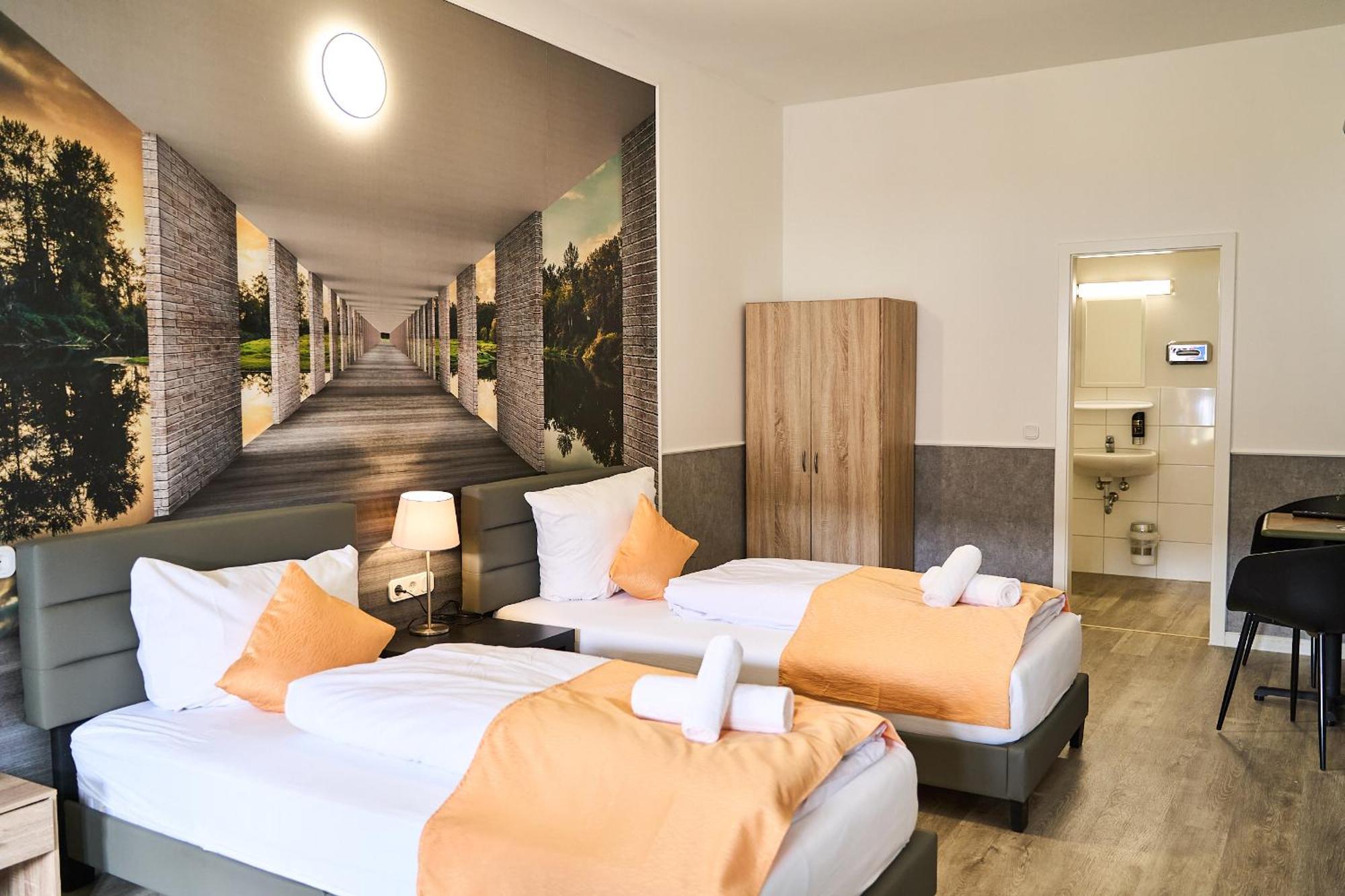 Hotel Maximo Піннеберґ Екстер'єр фото