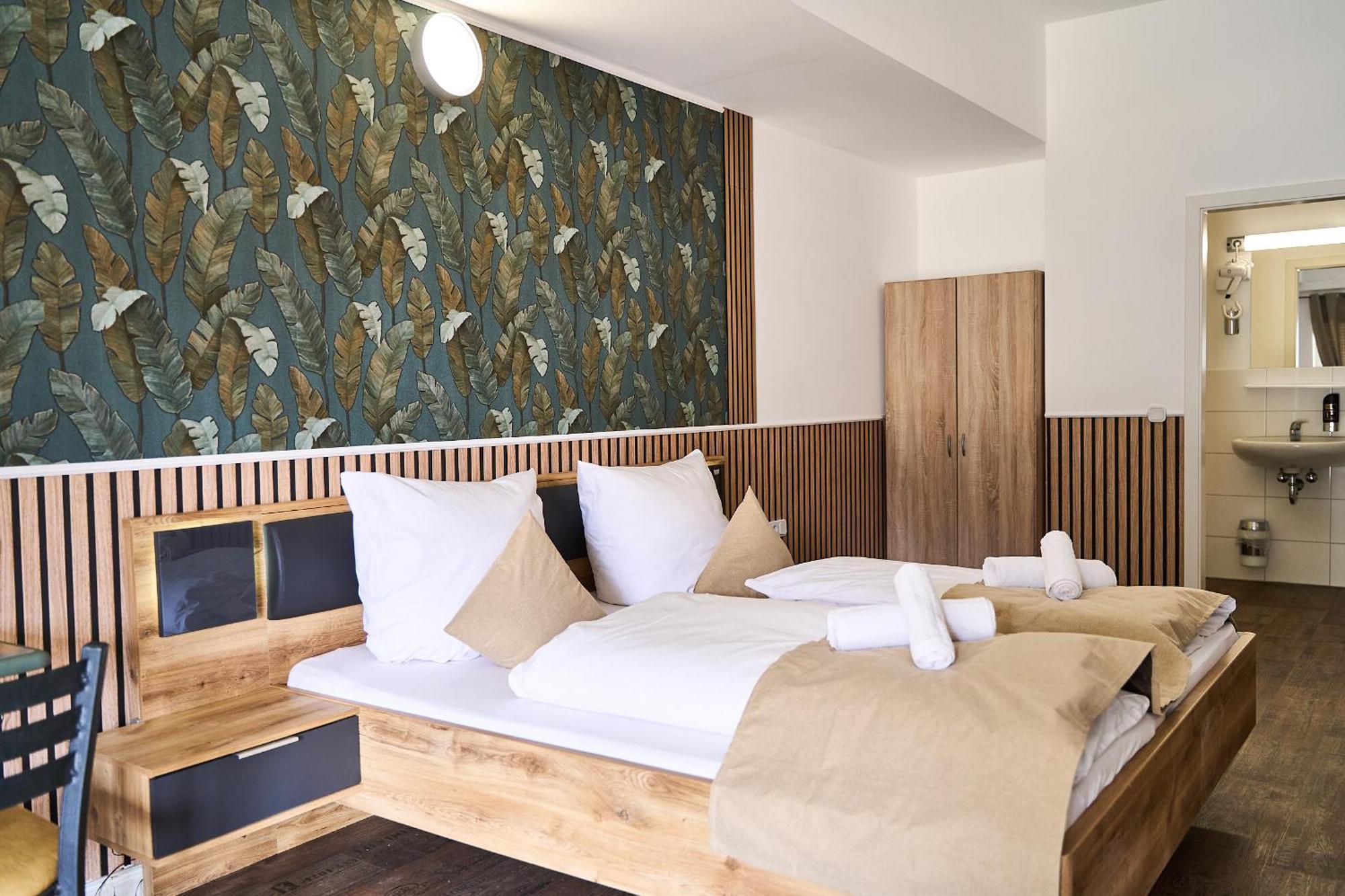 Hotel Maximo Піннеберґ Екстер'єр фото