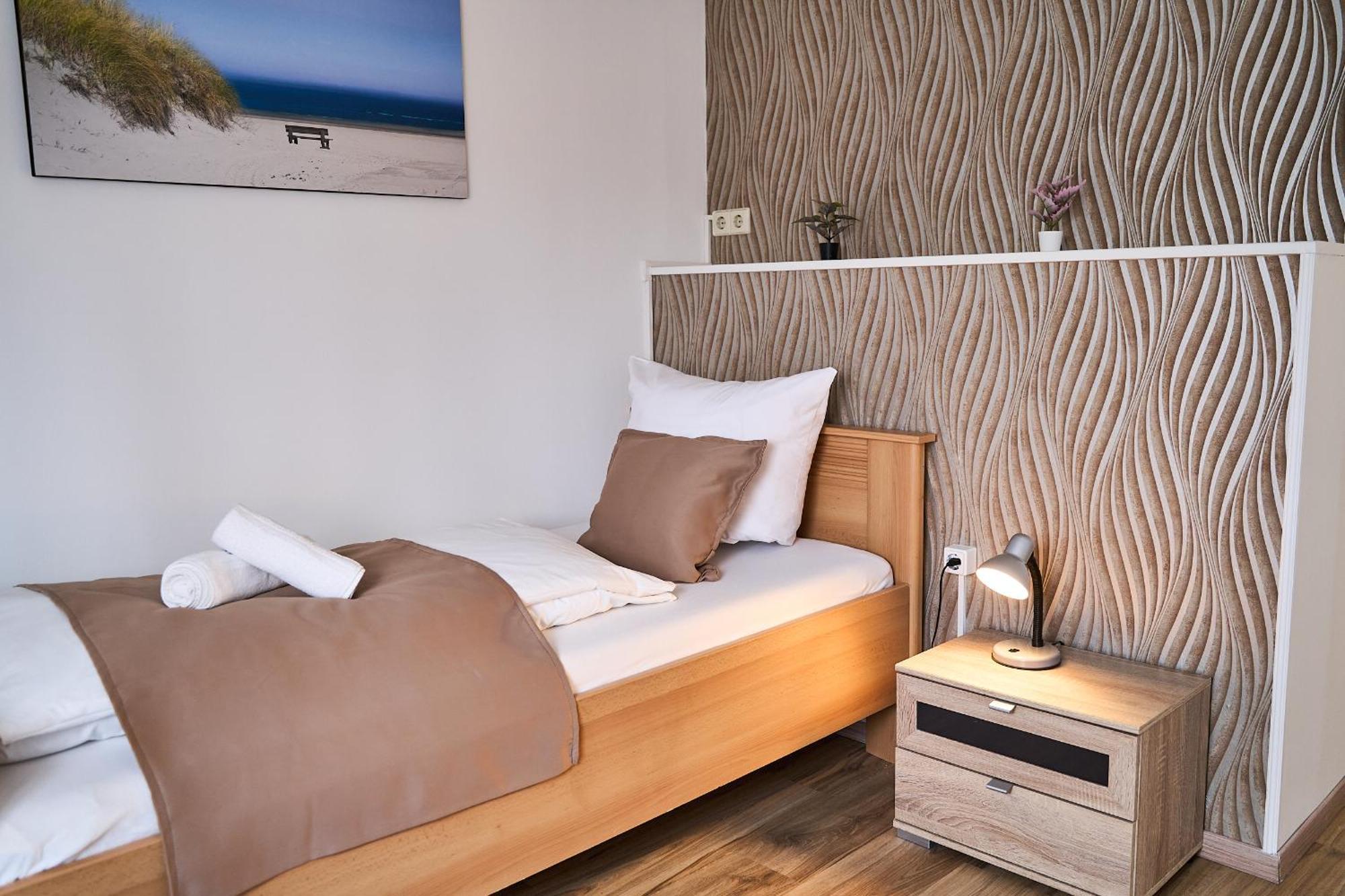 Hotel Maximo Піннеберґ Екстер'єр фото