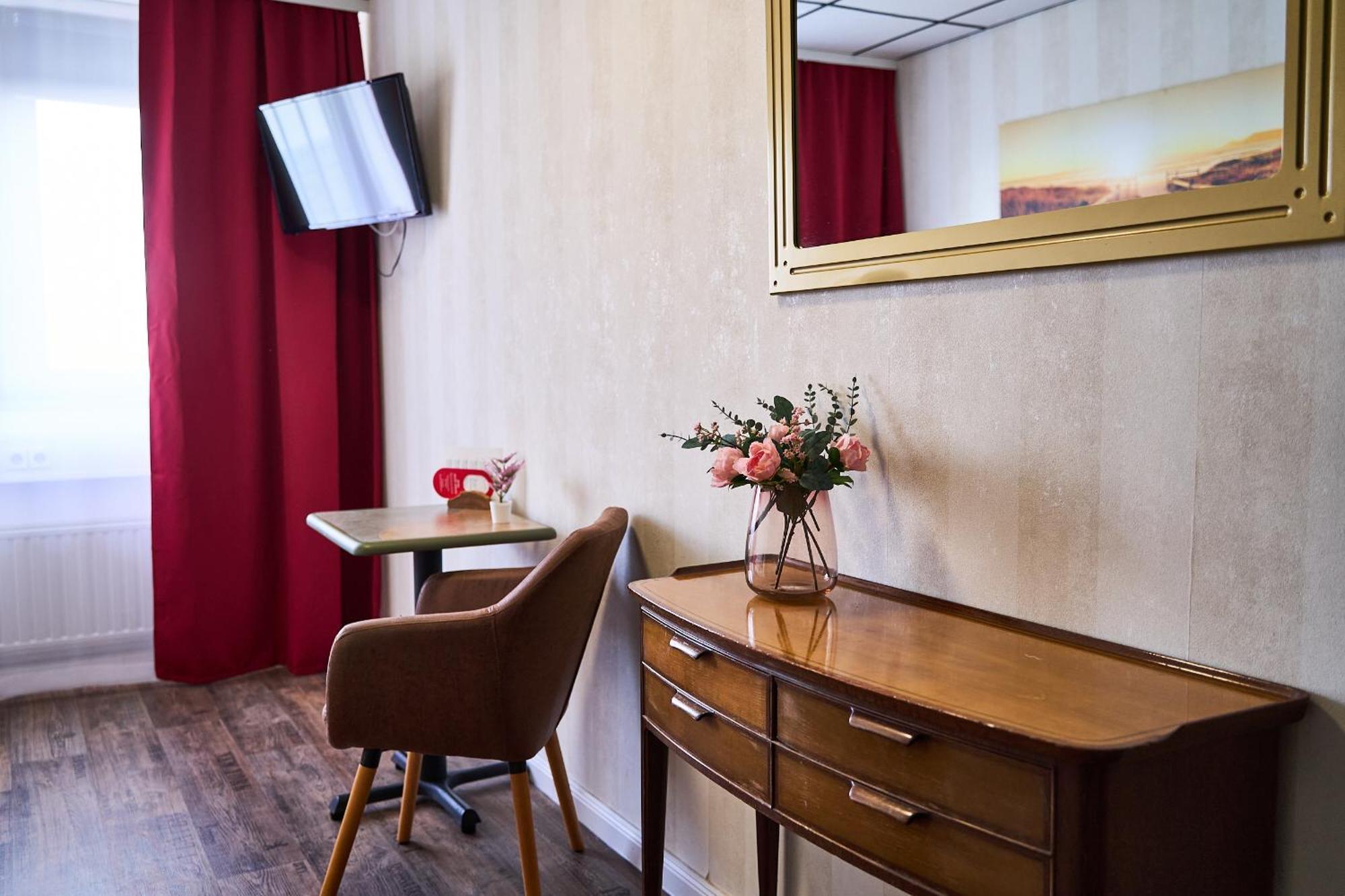 Hotel Maximo Піннеберґ Екстер'єр фото